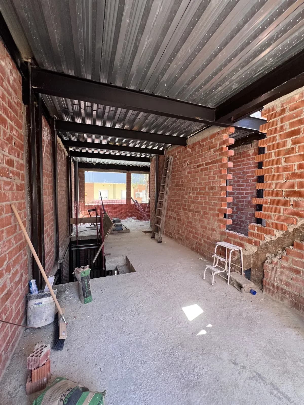 More Images - Image 2