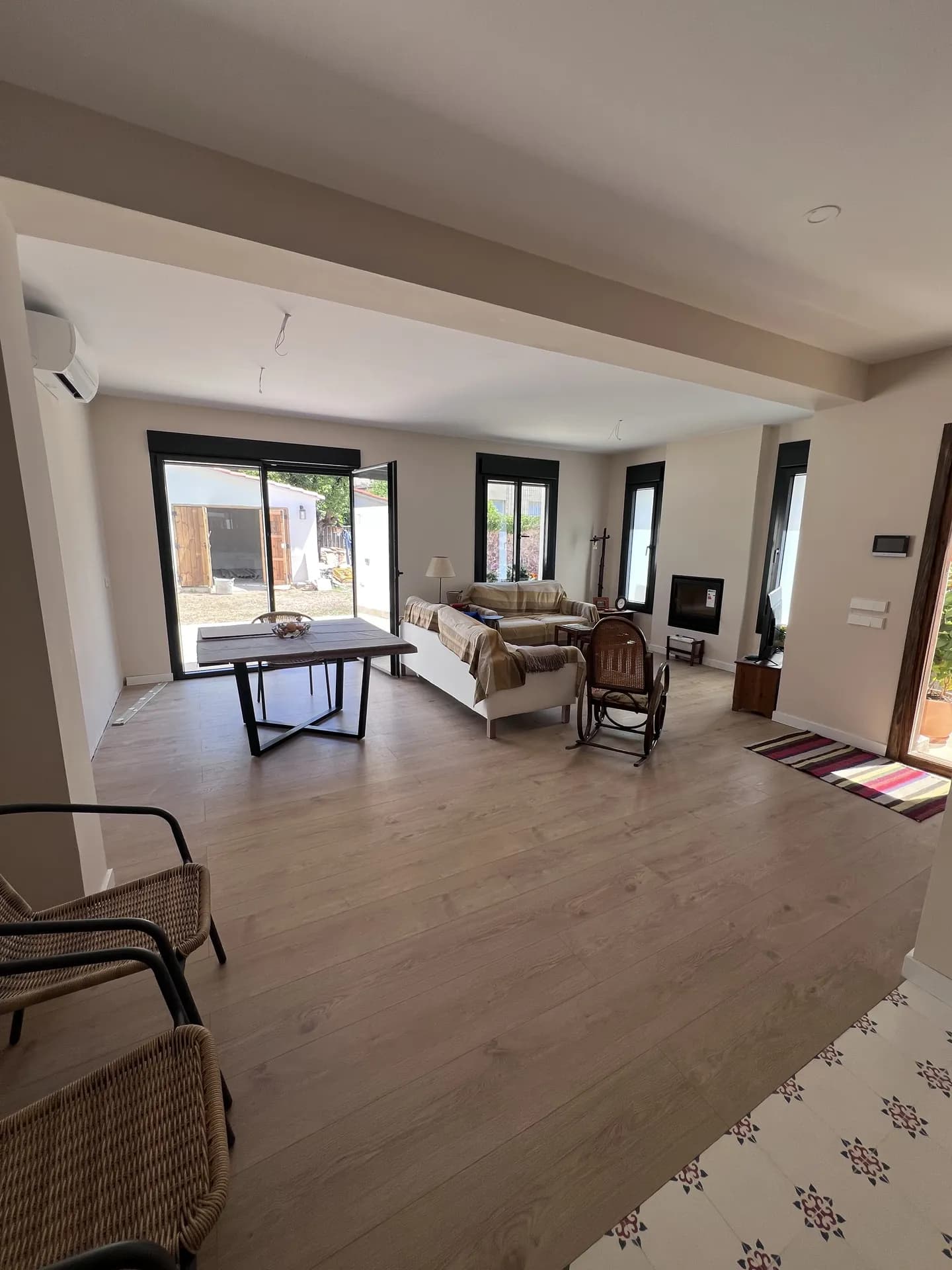 El Interior Terminado - Image 4